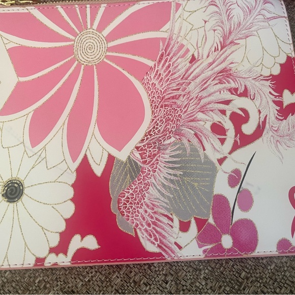 ❣️🆕Chico’s Breast Cancer Awareness Floral Printed Wristlet❣️ - Picture 8 of 8